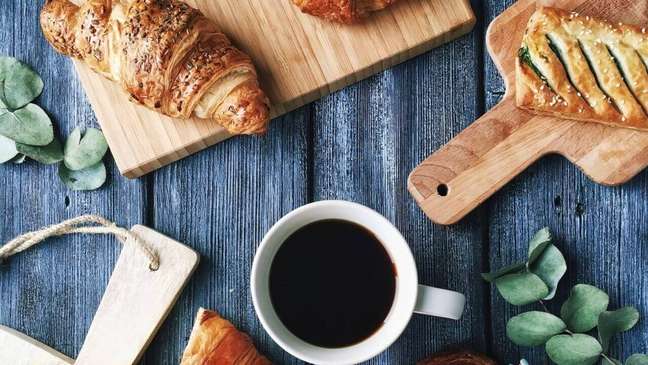 Different afternoon coffee: 6 savory snacks to try with family and friends