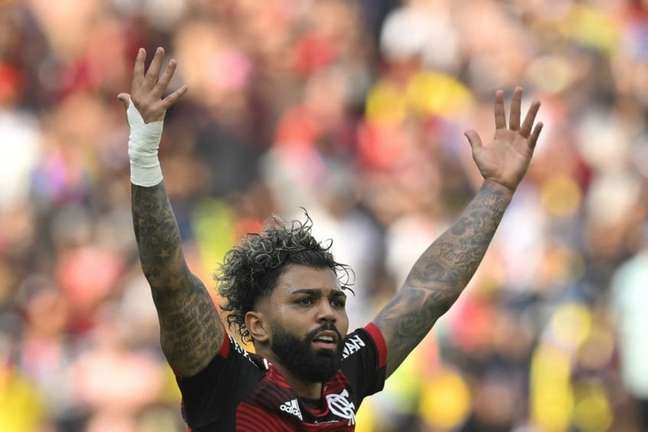 Fora da Copa do Mundo, Gabigol viaja para Miami durante período do torneio