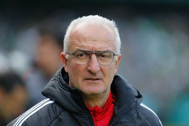 Anuncia quando? Flamengo segue trabalho por renovação de Dorival Júnior