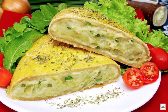 Cassava cake with cream cheese – Photo: Guia da Cozinha Cassava cake with cream cheese – Photo: Guia da Cozinha