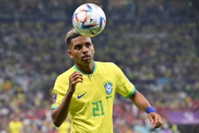 Rodrygo almost scored a beautiful goal at the end of the match (Photo: NELSON ALMEIDA / AFP)