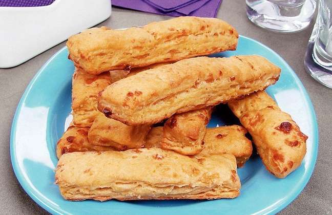 Corn stick and cheese – Photo: Guia da Cozinha Corn stick and cheese – Photo: Guia da Cozinha
