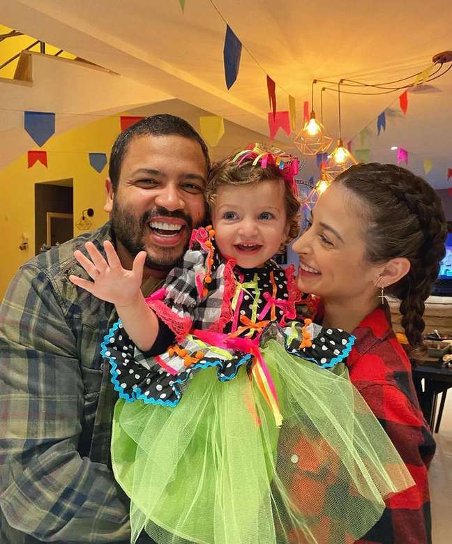 Projota and his wife, Tamy Contro, are expecting their second child Projota and his wife, Tamy Contro, are expecting their second child