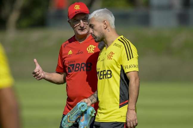 Arrascaeta abre o jogo e se despede de Dorival nas redes sociais