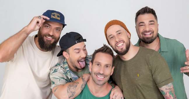 Jeito Moleque returns to its roots and revisits the hits in “Pagode do Jeito” Jeito Moleque returns to its roots and revisits the hits in “Pagode do Jeito”