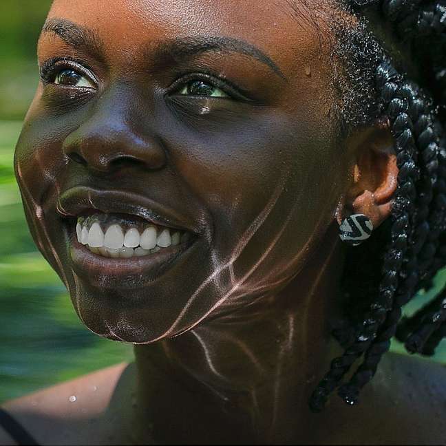 O v&iacute;deo mais famoso de Gabi Oliveira fala sobre os tra&ccedil;os negros e aspectos de inseguran&ccedil;a no seu rosto