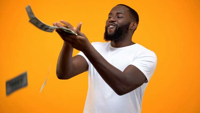 No savings!  These are the 3 signs that spend the most