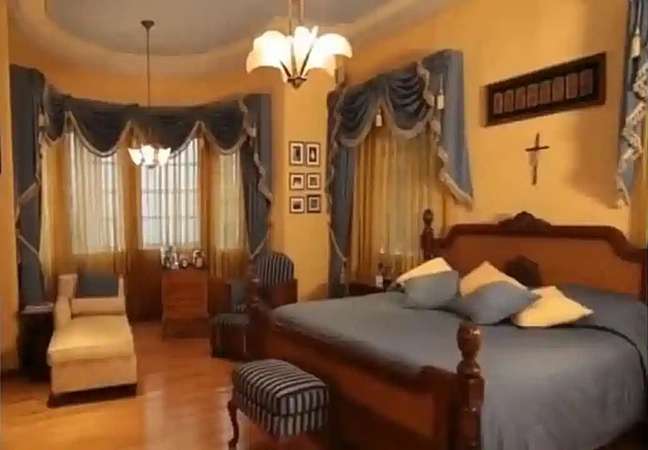 On the second floor of the house, Florinda Meza's bedroom is elegant yet luxurious On the second floor of the house, Florinda Meza's bedroom is elegant, yet luxurious
