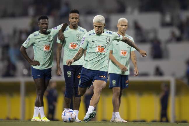 First training session of the Brazilian team in Qatar.  Pedro. 