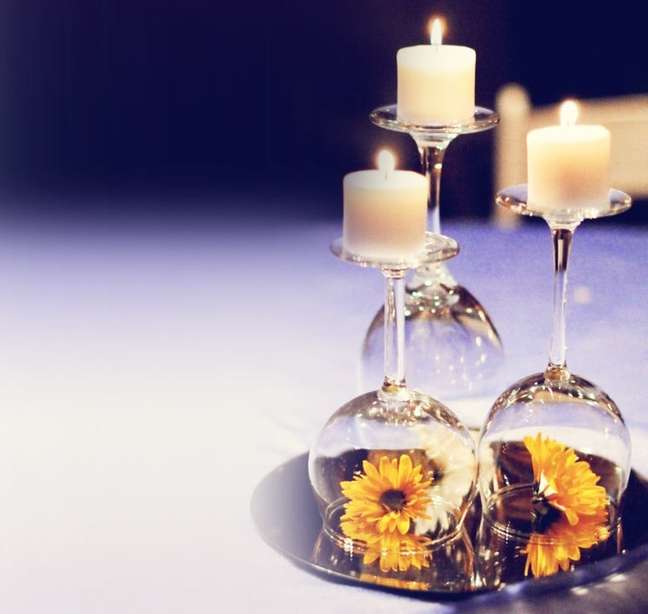 Christmas decoration; decorated Christmas table; Christmas candle; simple christmas decoration Christmas decoration; decorated Christmas table; Christmas candle; simple christmas decoration