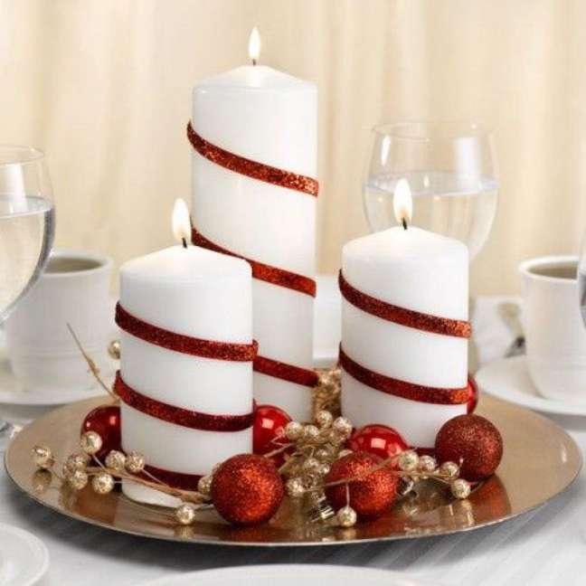 Christmas decoration; decorated Christmas table; Christmas candle; simple christmas decoration Christmas decoration; decorated Christmas table; Christmas candle; simple christmas decoration