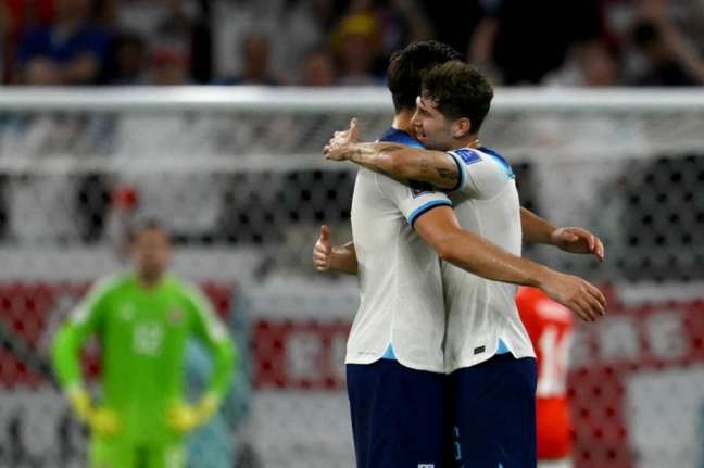 After pulling ears, England reaches World Cup knockout with defensive consistency
