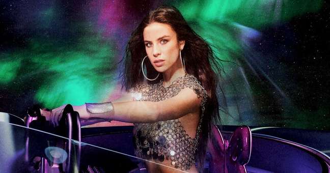 Giulia Be creates an unpublished mashup of the songs “Depois do Universo” and “Tempo”