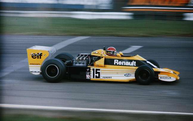 Renault RS01 en Silverstone.  La F1 se ha abierto a los turbos