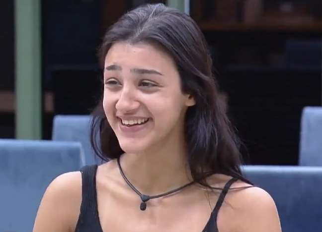 Without Deolane, Bia has fun and laughs with the rivals of “A Fazenda”