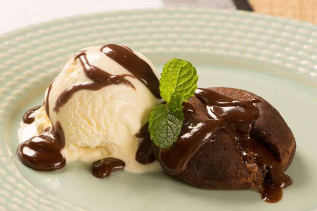 Vegan petite gateau with chocolate sauce Vegan petite gateau with chocolate sauce