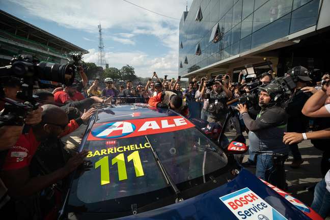 Barrichello breaks the script at Interlagos and is rewarded for resilience with bi in Stock Car