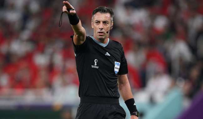 Brazilian referee is quoted to referee the 2022 World Cup final. Find out how much the elected judge will earn!