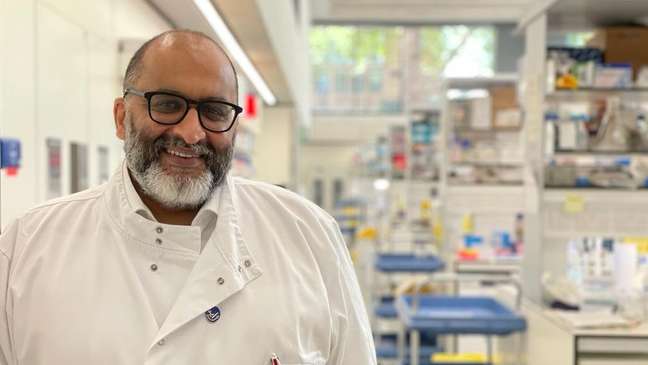 Professor Waseem Qasim fez parte da equipe que desenvolveu terapia de edi&ccedil;&atilde;o de base