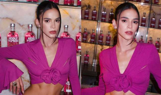 Bruna Marquezine shows her slim waist in a monochromatic look and the web reacts: ‘What a body’