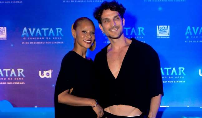 Igor Rickli Goes For A Cropped Top And Low Waist Look For A Movie Premiere With A Woman, Aline Wirley