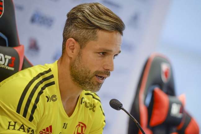 Diego Ribas, Everton Ribeiro and Rodinei hacked profiles on Twitter