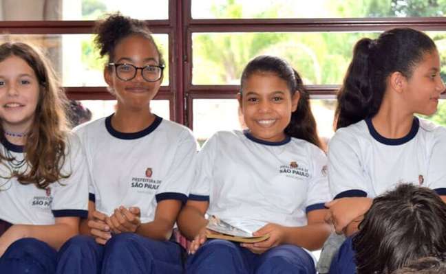 SP City Hall provides credit for school uniforms