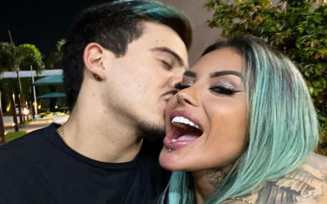 Thomaz asks Tati Zaqui out with him at the last party of ‘A Fazenda 14’
