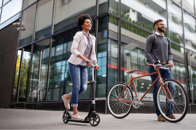 Cycling or walking to work improves mood Cycling or walking to work improves mood