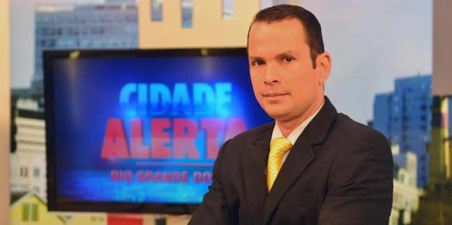 The former Record TV presenter is found dead at home