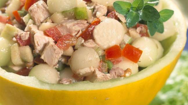 Chicken with melon – Photo: Guia da Cozinha Chicken with melon – Photo: Guia da Cozinha