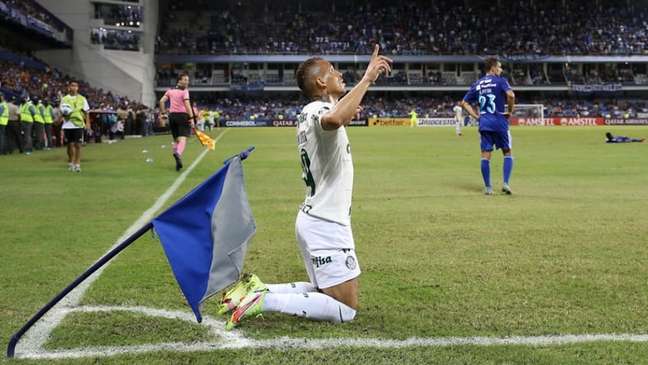 Palmeiras e Fortaleza negociam empréstimo de Breno Lopes para 2023