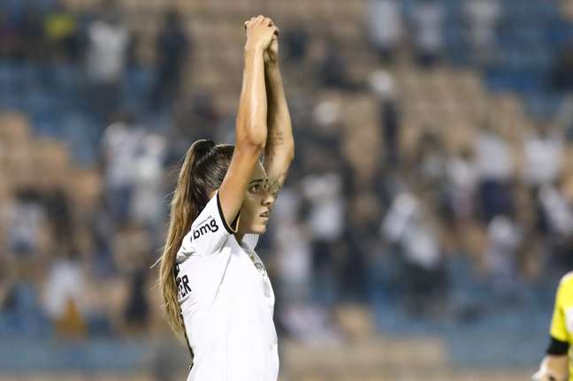 Corinthians estende contrato com quatro jogadoras