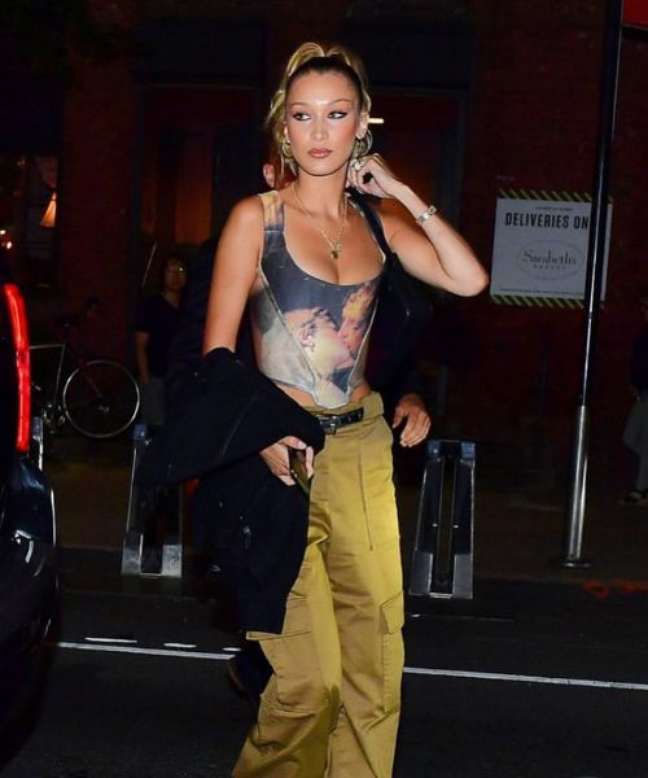 The corset looks great in casual looks – The corset looks great in casual looks –