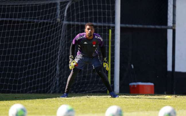 Vasco has only one goalkeeper for 2023 and the market is struggling to find a new owner