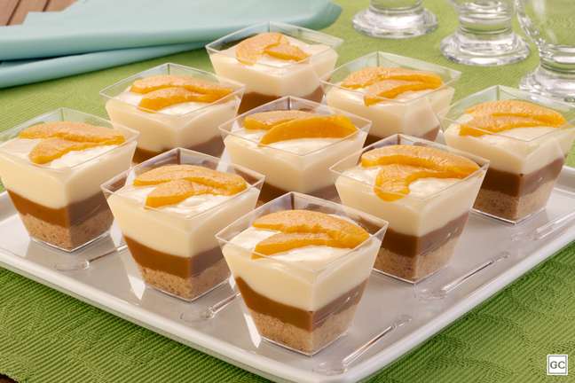 Peach pie in a cup – Photo: Guia da Cozinha Peach pie in a cup – Photo: Guia da Cozinha