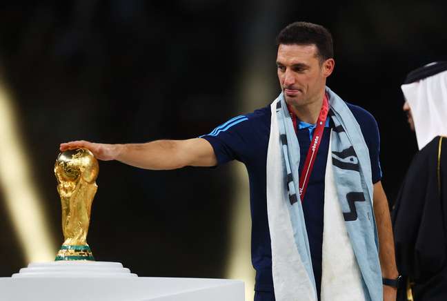 Lionel Scaloni diz que Messi sempre terá lugar na seleção argentina