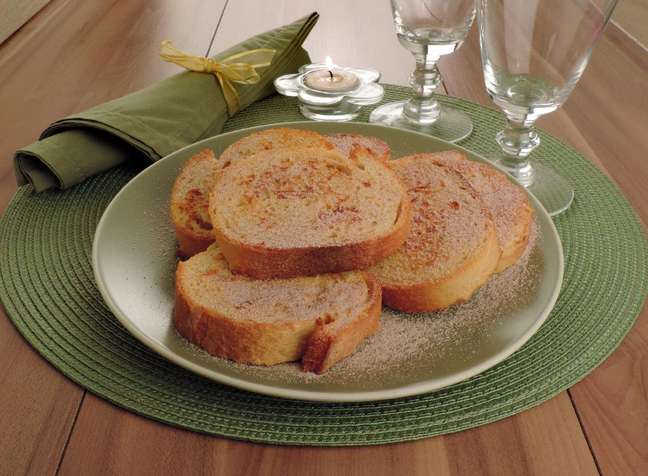 Light French toast: enjoy Christmas dinner without upsetting your diet!