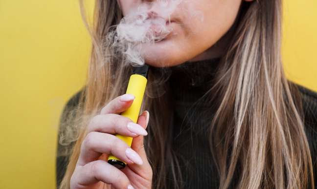 E-cigarettes: Vaping increases the risk of tooth decay, according to a study