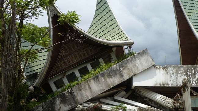 The earthquake in Indonesia caused more deaths because it was shallower