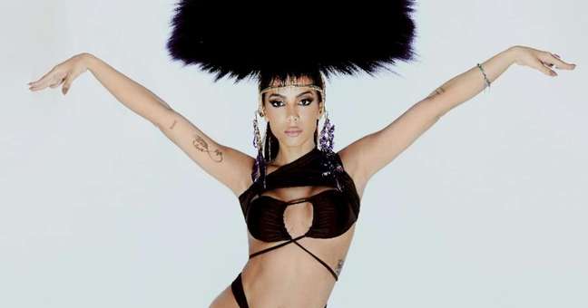 Anitta reveals award winners for promotion of her new EP