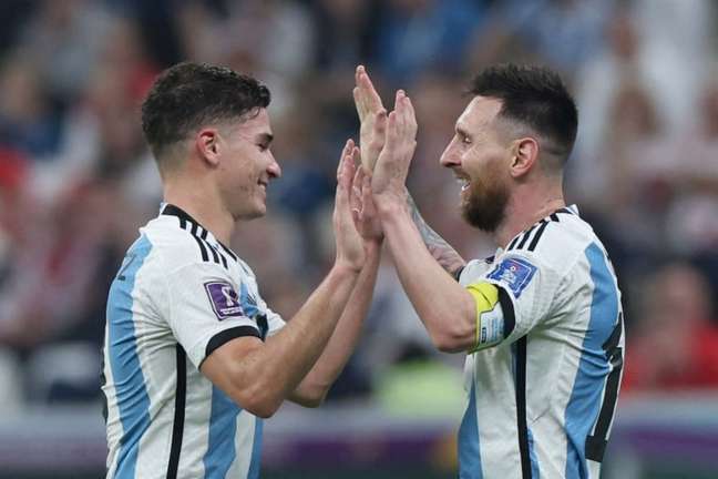 Lionel Messi y Julián Álvarez son los máximos goleadores de Argentina en la Copa (Foto: GIUSEPPE CACACE / AFP)