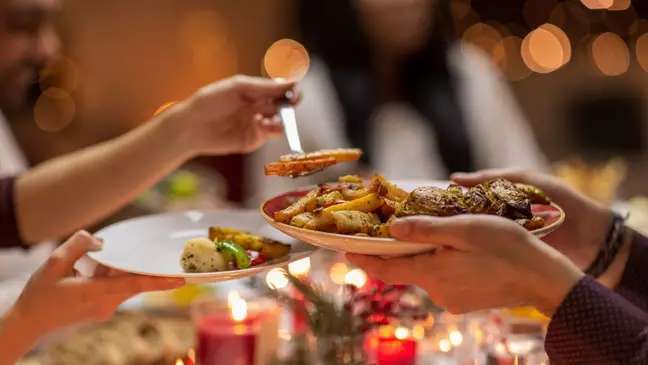 Endometriosis: food assistance at the end of the year parties