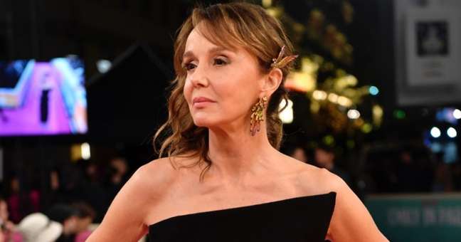 Approaching 60, ‘Emily in Paris’ star reveals the products she uses on her face