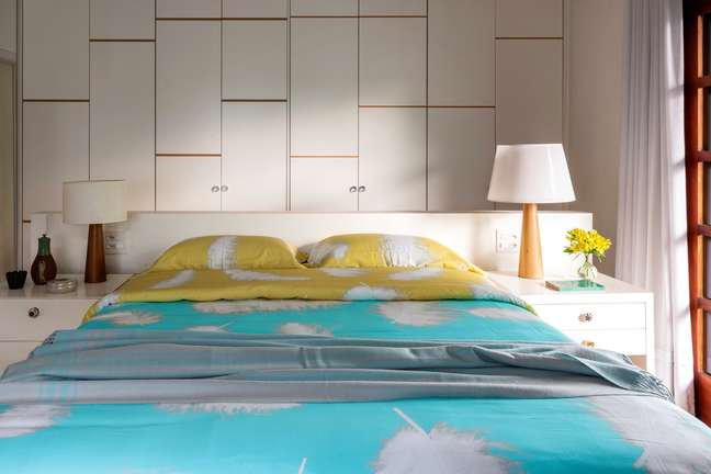 Duvet cover and pillowcase, designed by Fratelli Campana for Trousseau. Duvet cover and pillowcase, designed by Fratelli Campana for Trousseau.