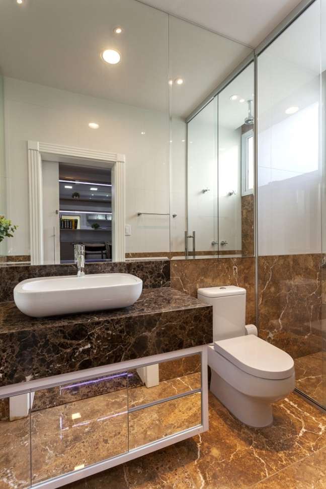 8. Brown marble bathroom sink with white countertop sink – Photo Arquiles Nicolas Kilaris 8. Brown marble bathroom sink with white countertop sink – Photo Arquiles Nicolas Kilaris