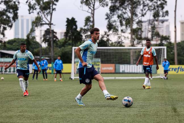 Remanescente do título, Pedro Lima vê sarrafo aumentar para o Palmeiras na Copinha