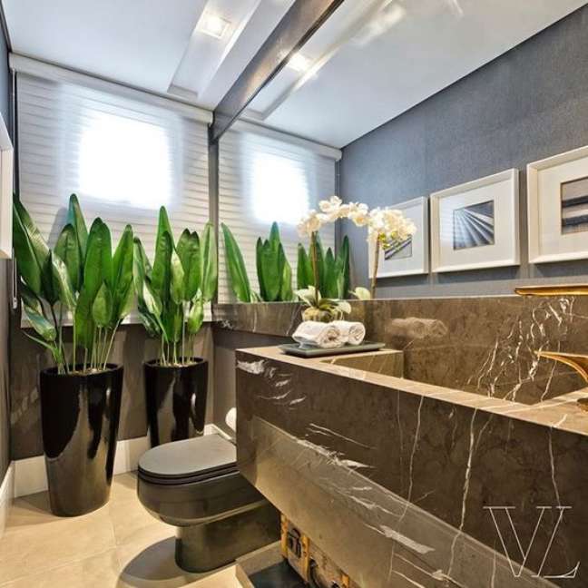 12. Carved brown marble sink – Photo VL 12. Carved brown marble sink – Photo VL
