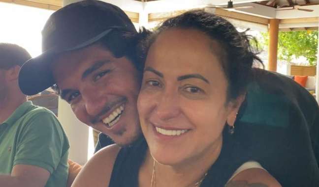 Without following Gabriel Medina on social media, the surfer’s mother sends a message for her son’s birthday