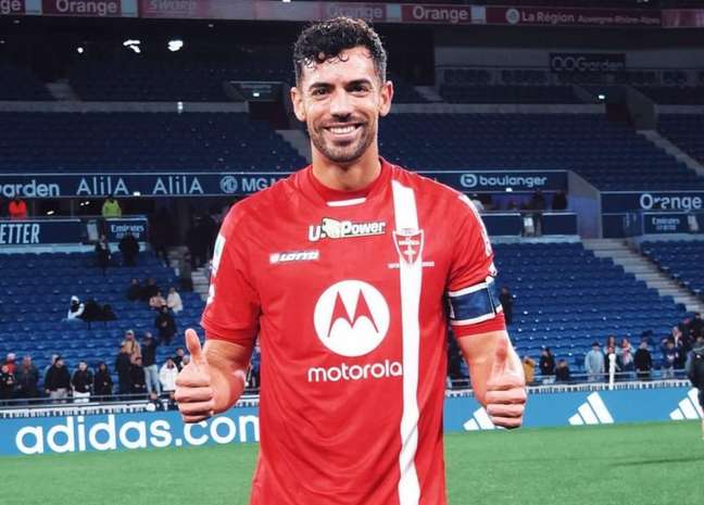 Ex-Flamengo, Pablo Marí volta a jogar pelo Monza após levar facada